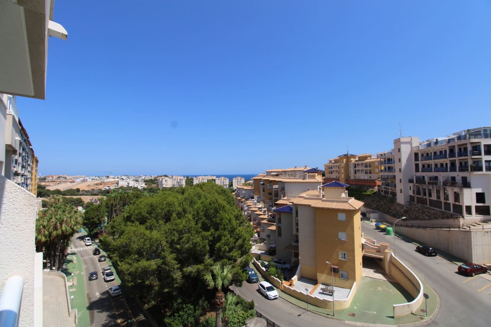 3 bedroom Apartment for sale in Campoamor with pool - € 219,000 (Ref: 9330206)
