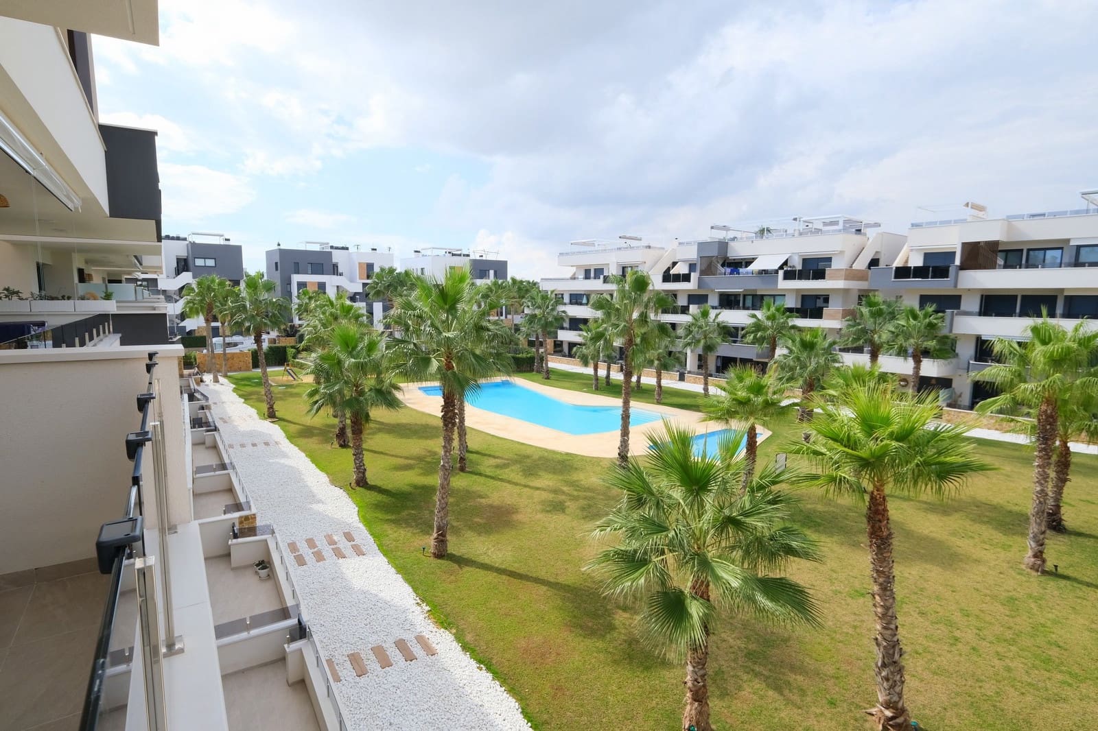 2 Zimmer Apartment zu verkaufen in Villamartin mit Pool - 289.000 € (Ref: 9330207)