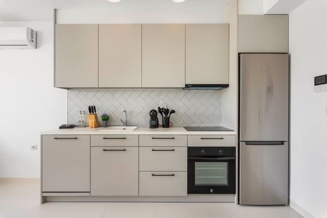 2 Zimmer Apartment zu verkaufen in San Miguel de Salinas mit Pool - 220.000 € (Ref: 9337618)