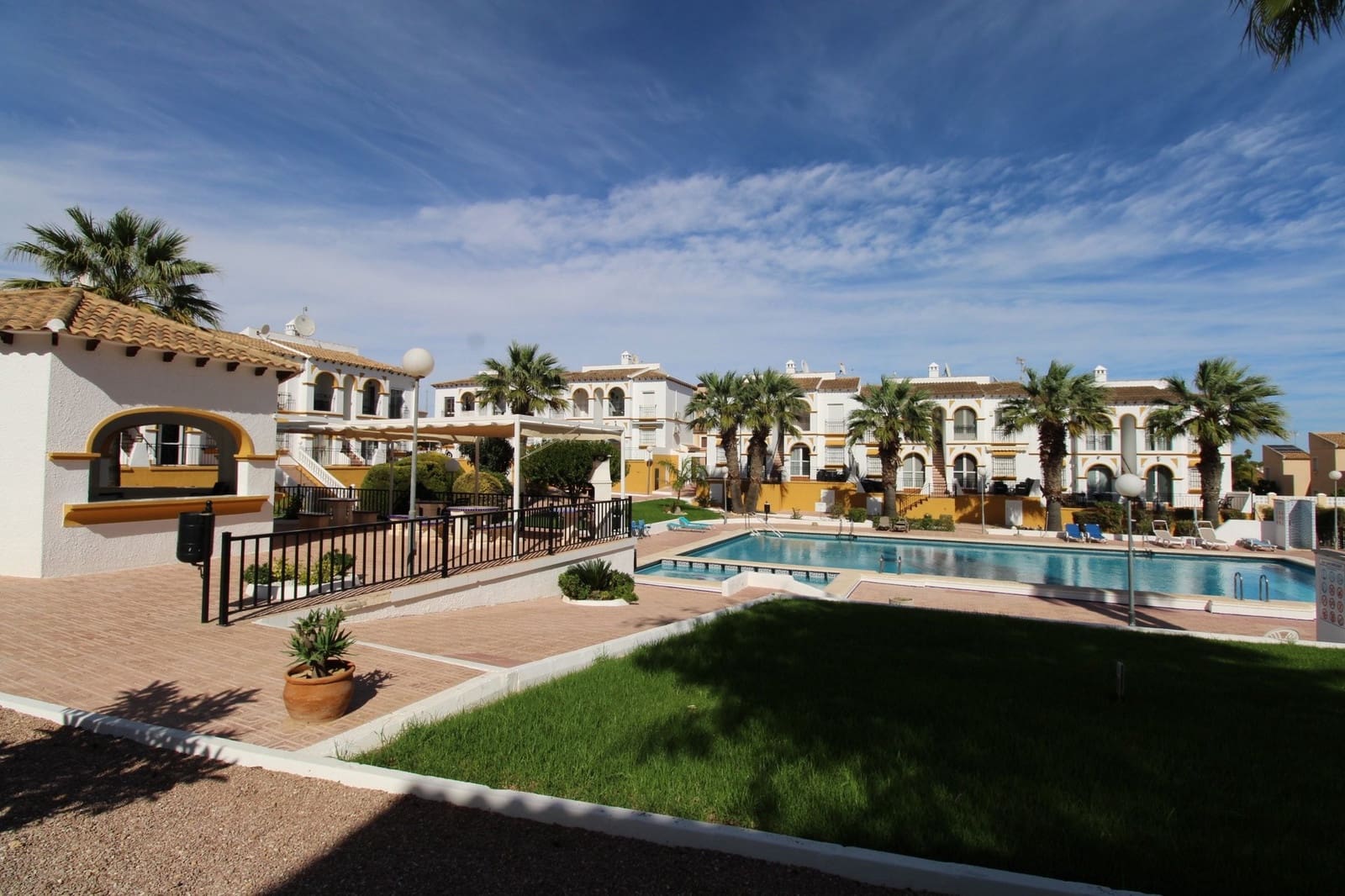 1 soveværelse Lejlighed til salg i Villamartin med swimmingpool - € 119.000 (Ref: 9337622)