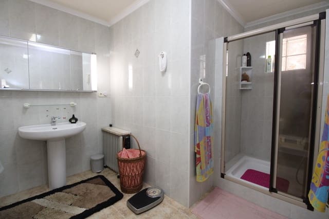 5 makuuhuone Huvila myytävänä paikassa Campoamor, Orihuela mukana uima-altaan - 700 000 € (Ref: 9341882)