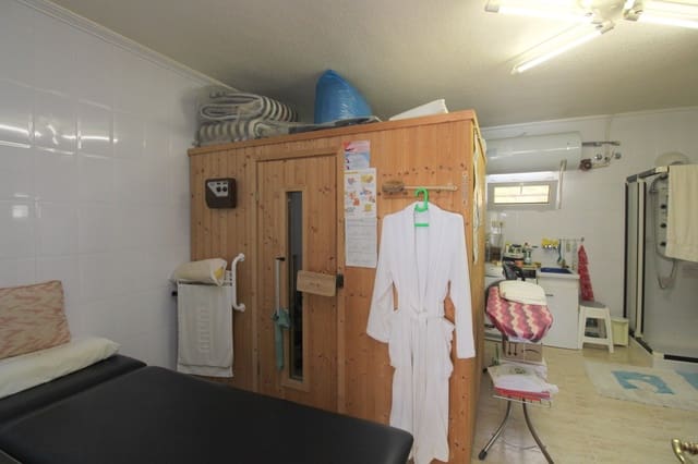 5 makuuhuone Huvila myytävänä paikassa Campoamor, Orihuela mukana uima-altaan - 700 000 € (Ref: 9341882)