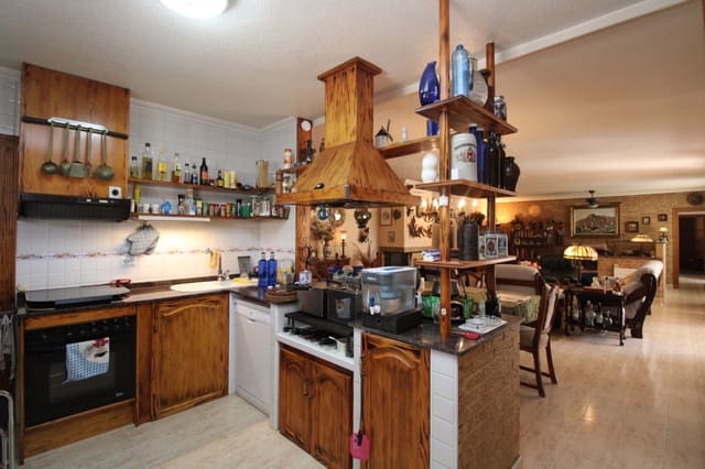 5 makuuhuone Huvila myytävänä paikassa Campoamor, Orihuela mukana uima-altaan - 700 000 € (Ref: 9341882)