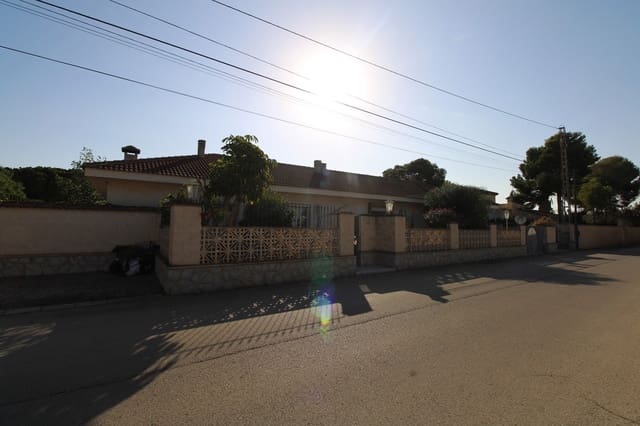 5 makuuhuone Huvila myytävänä paikassa Campoamor, Orihuela mukana uima-altaan - 700 000 € (Ref: 9341882)