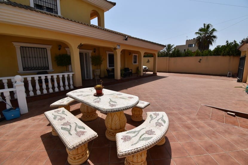 6 slaapkamer Villa te koop in Los Balcones met zwembad - € 609.000 (Ref: 9341885)