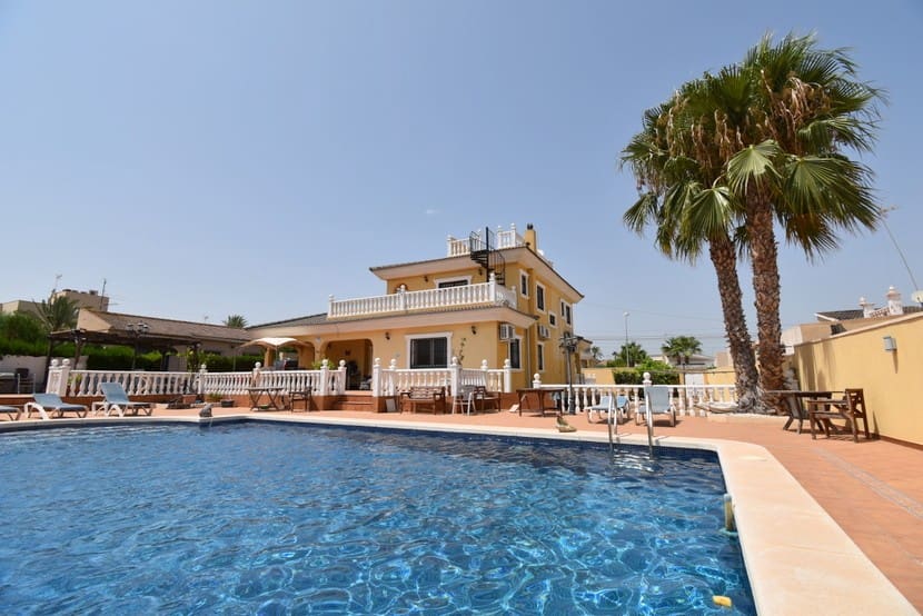 6 slaapkamer Villa te koop in Los Balcones met zwembad - € 609.000 (Ref: 9341885)