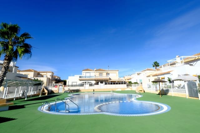 3 slaapkamer Huis te koop in Playa Flamenca, Orihuela met zwembad - € 209.000 (Ref: 9341888)