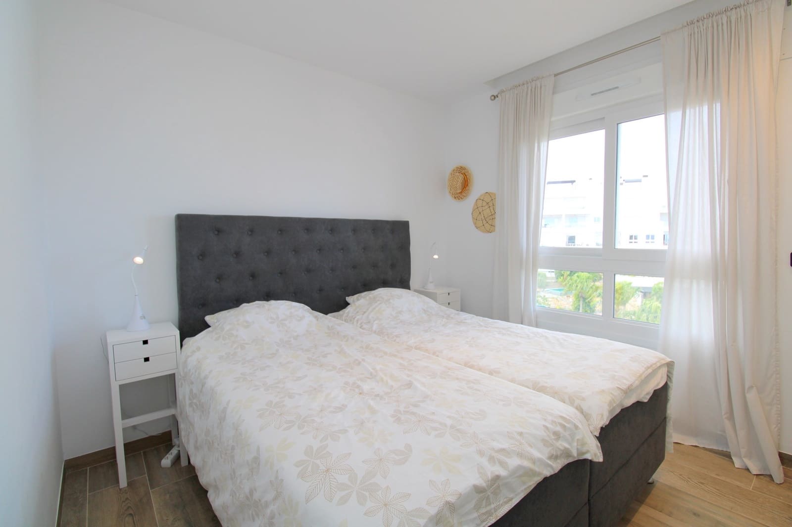 3 slaapkamer Penthouse te koop in Punta Prima met zwembad - € 559.000 (Ref: 9344416)