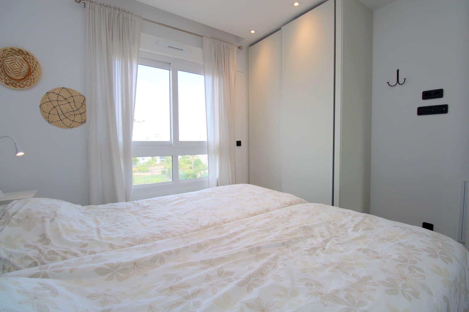 3 slaapkamer Penthouse te koop in Punta Prima met zwembad - € 559.000 (Ref: 9344416)