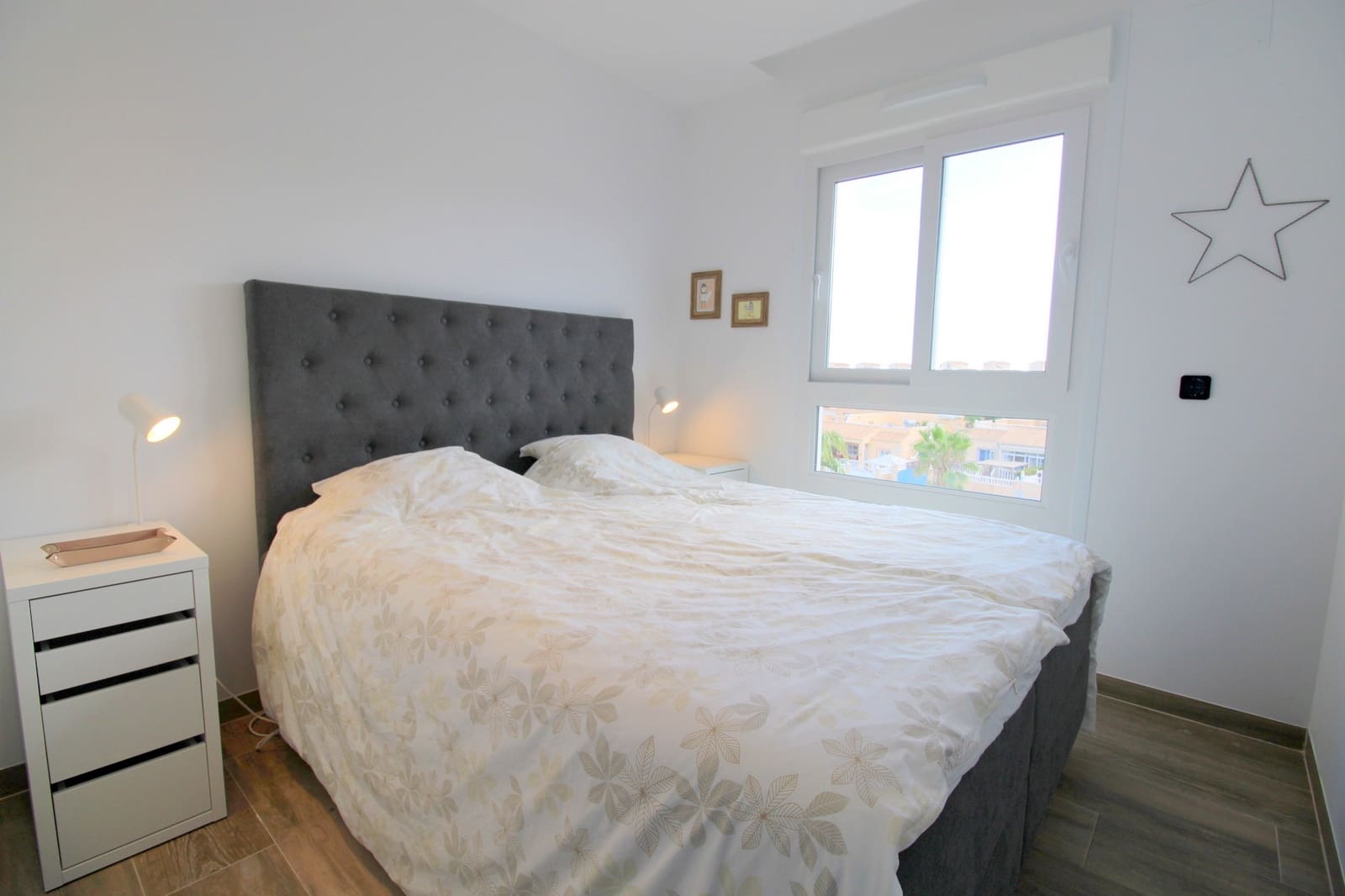 3 slaapkamer Penthouse te koop in Punta Prima met zwembad - € 559.000 (Ref: 9344416)