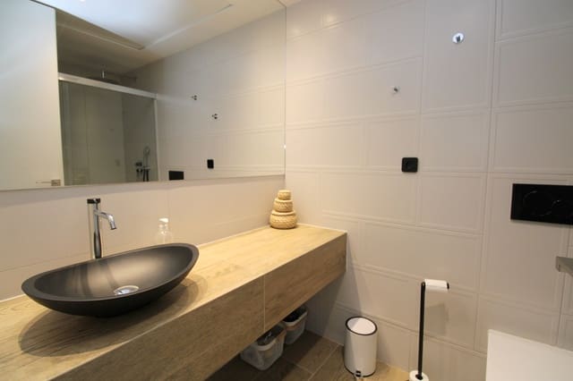 3 slaapkamer Penthouse te koop in Punta Prima, Torrevieja met zwembad - € 559.000 (Ref: 9344416)