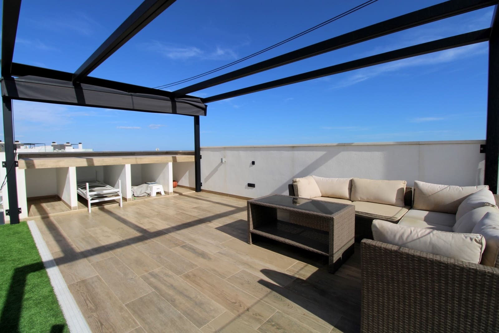 3 slaapkamer Penthouse te koop in Punta Prima met zwembad - € 559.000 (Ref: 9344416)