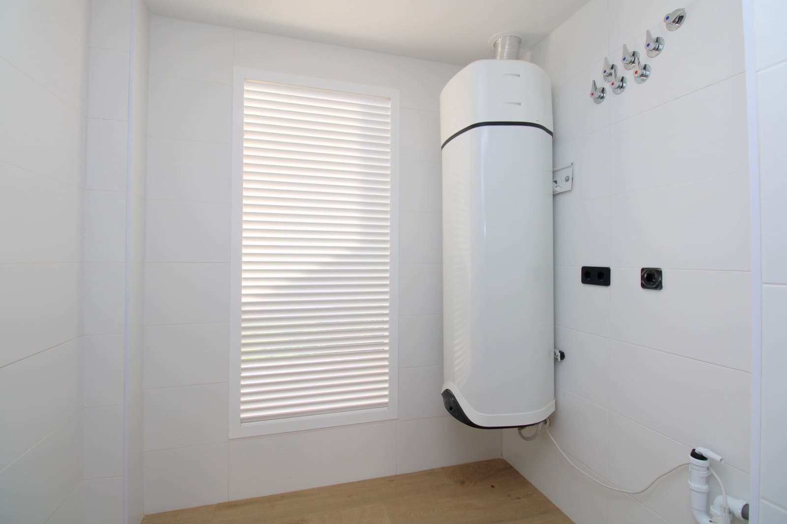 2 bedroom Apartment for sale in Algorfa with pool - € 249,000 (Ref: 9344417)