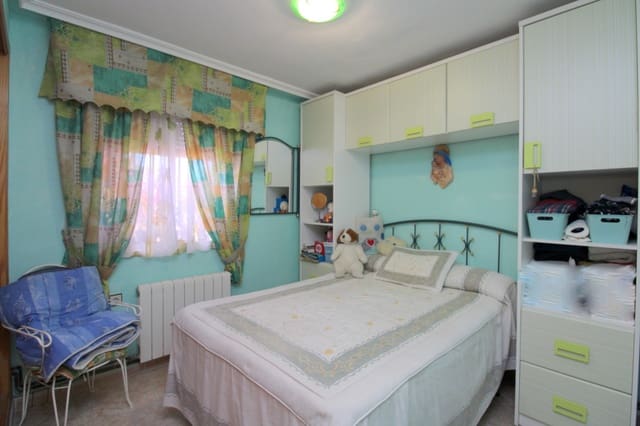 3 quarto Moradia para venda em Playa Flamenca, Orihuela com piscina - 299 999 € (Ref: 9344418)