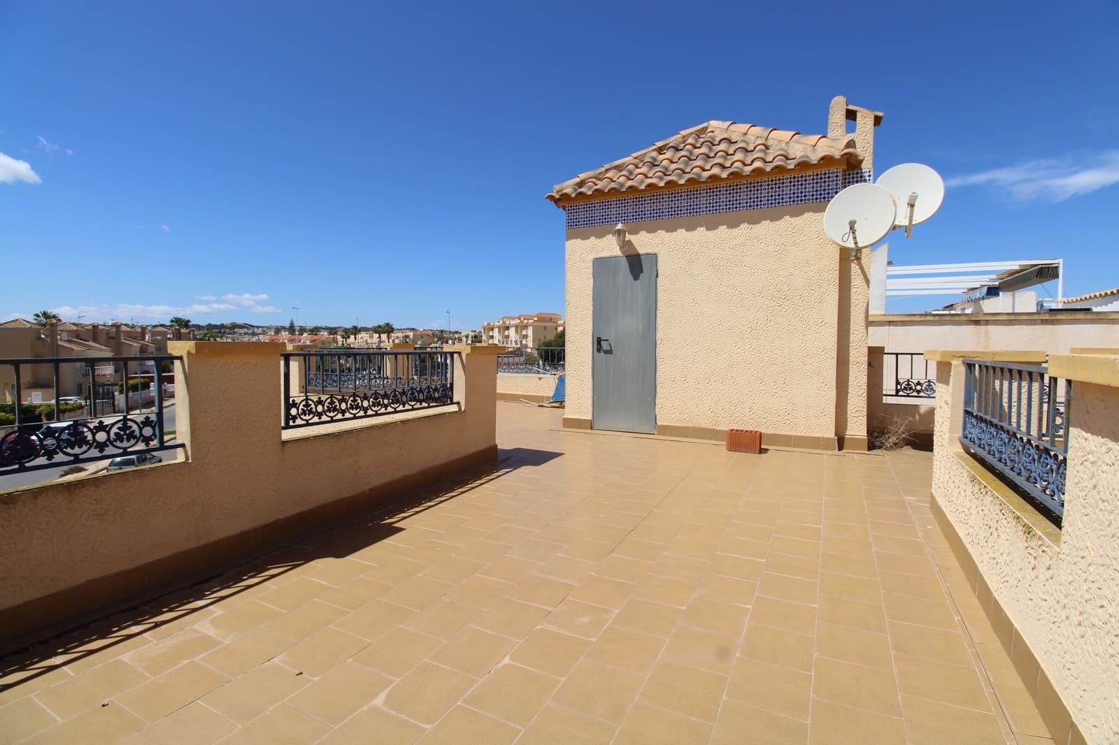 3 quarto Moradia para venda em Playa Flamenca com piscina - 299 999 € (Ref: 9344418)