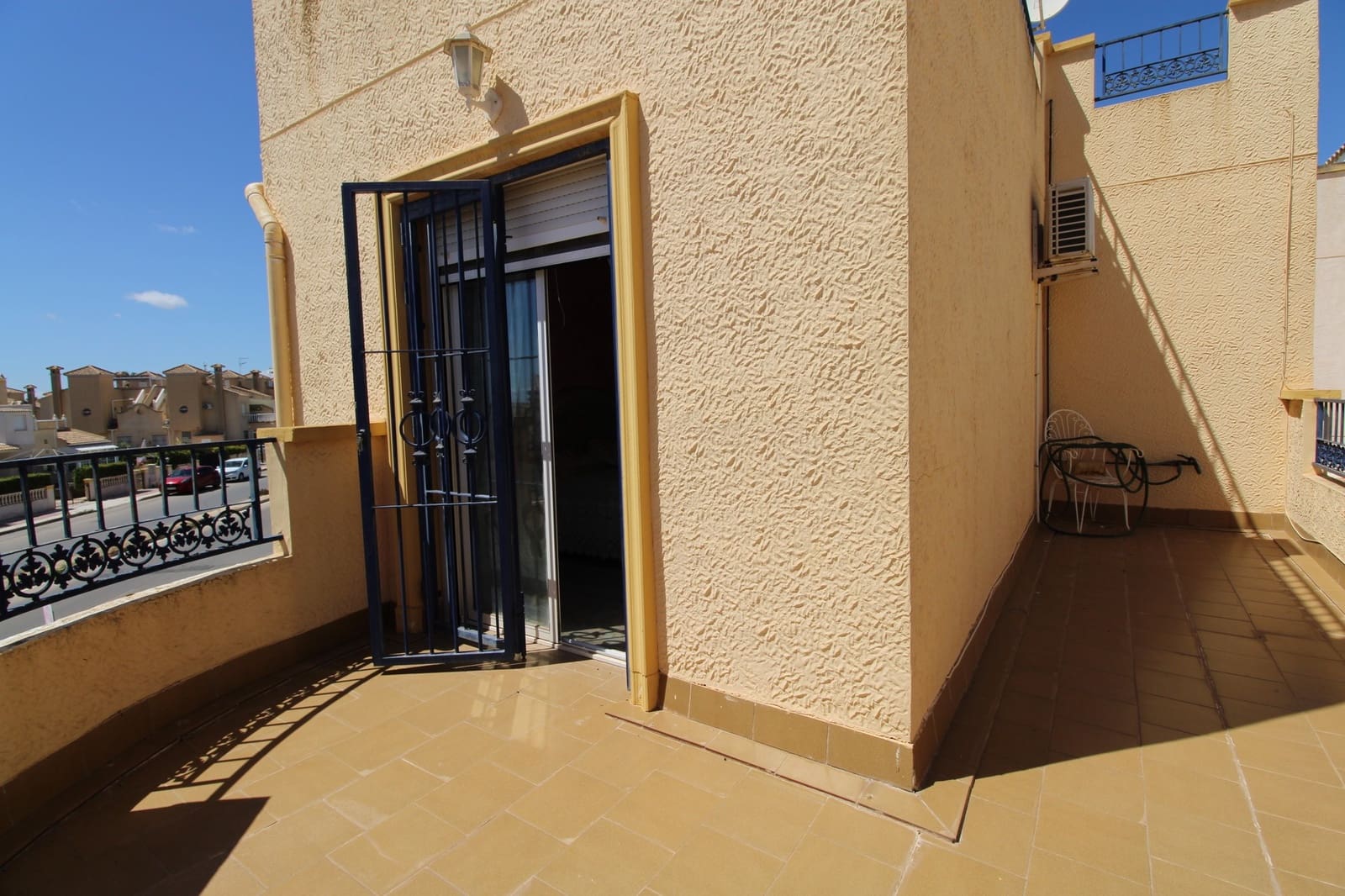 3 quarto Moradia para venda em Playa Flamenca com piscina - 299 999 € (Ref: 9344418)