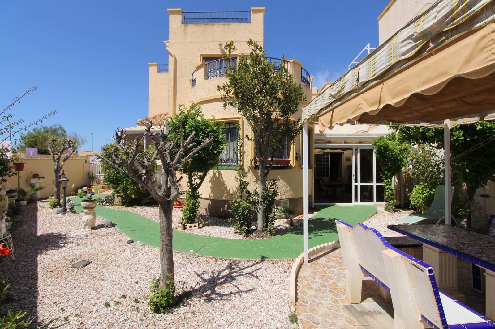 3 quarto Moradia para venda em Playa Flamenca com piscina - 299 999 € (Ref: 9344418)