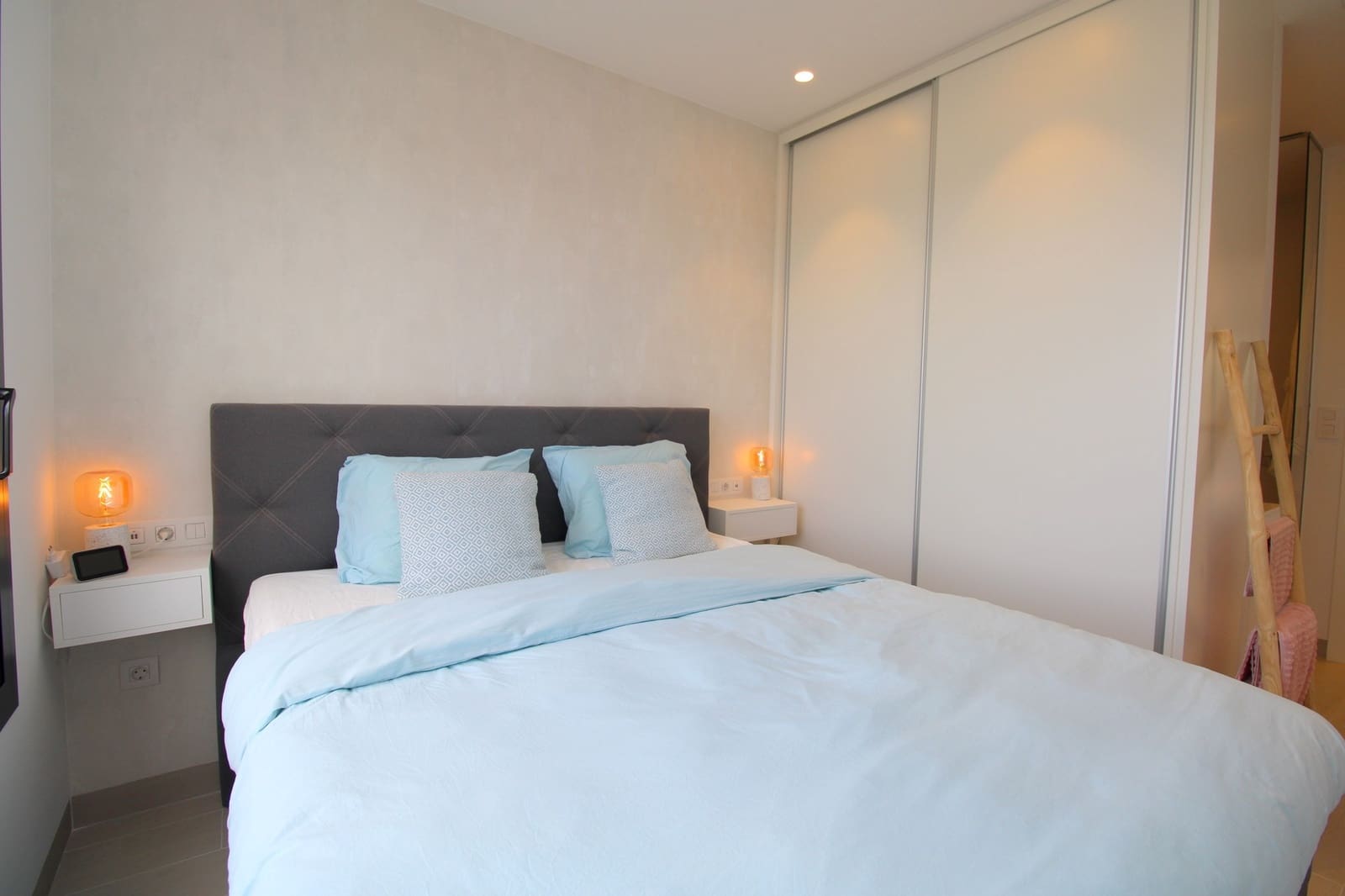 Apartamento de 2 habitaciones en Las Colinas Golf en venta con piscina - 369.000 € (Ref: 9344425)