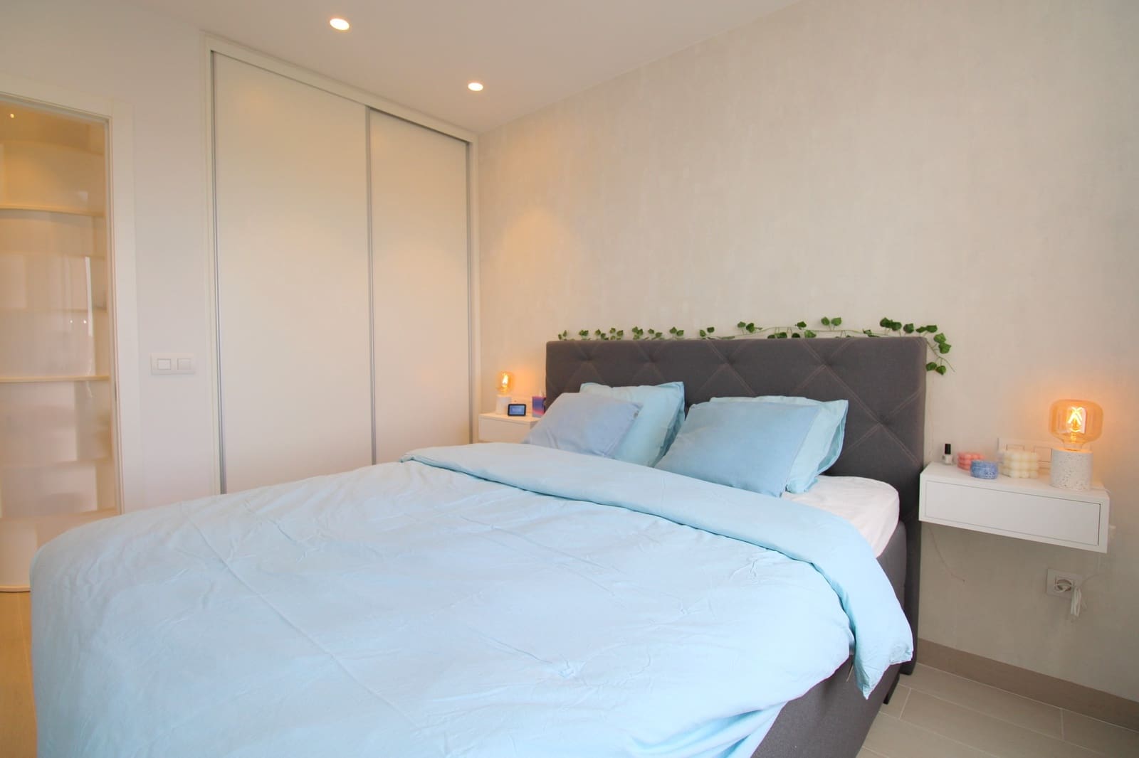 Apartamento de 2 habitaciones en Las Colinas Golf en venta con piscina - 369.000 € (Ref: 9344425)