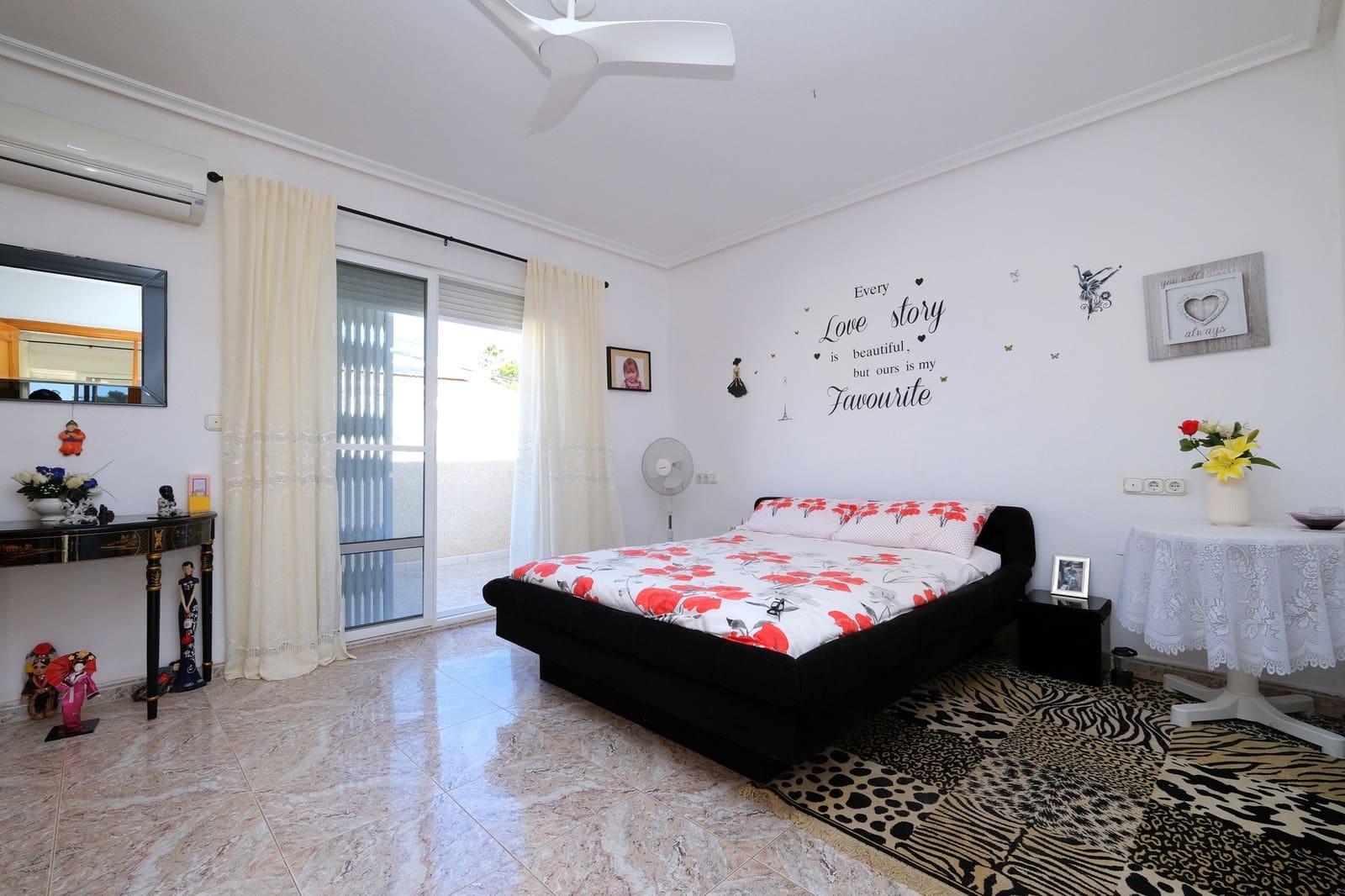 3 Zimmer Villa zu verkaufen in Villamartin mit Pool - 295.000 € (Ref: 9349099)