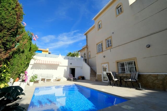 3 Zimmer Villa zu verkaufen in Villamartin, Orihuela mit Pool - 295.000 € (Ref: 9349099)
