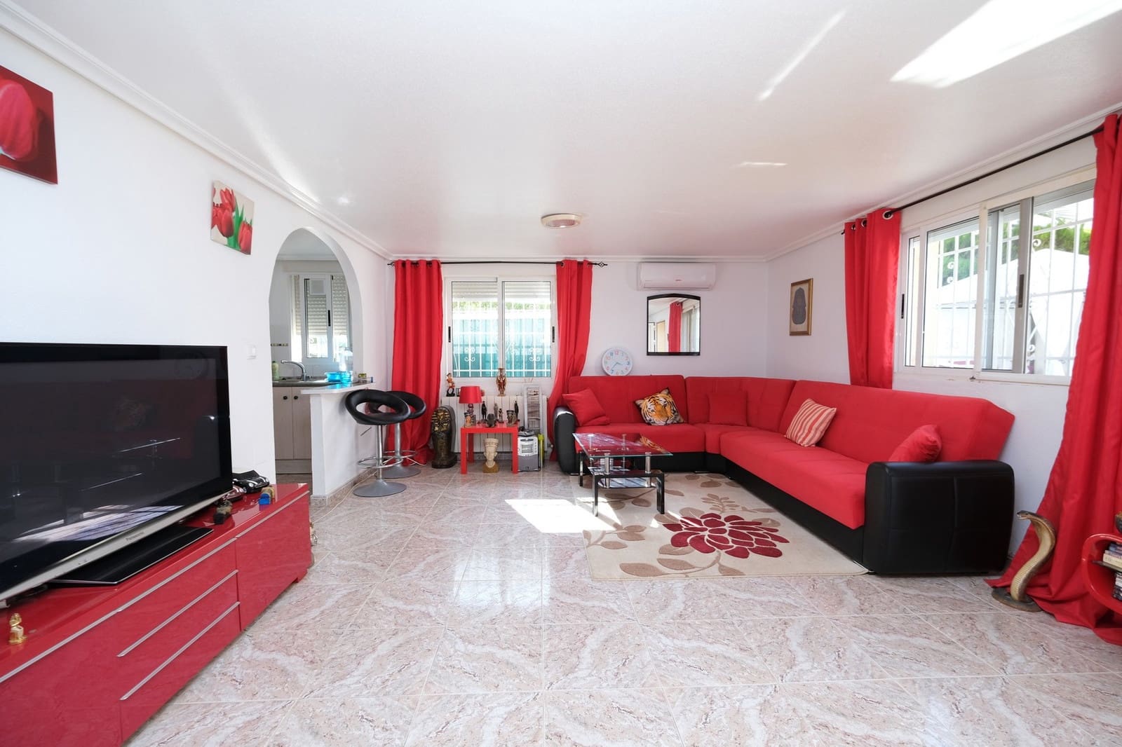 3 Zimmer Villa zu verkaufen in Villamartin mit Pool - 295.000 € (Ref: 9349099)