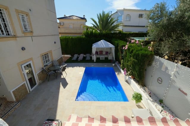 3 Zimmer Villa zu verkaufen in Villamartin, Orihuela mit Pool - 295.000 € (Ref: 9349099)