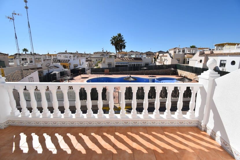 3 bedroom Townhouse for sale in Punta Prima with pool - € 249,999 (Ref: 9356695)