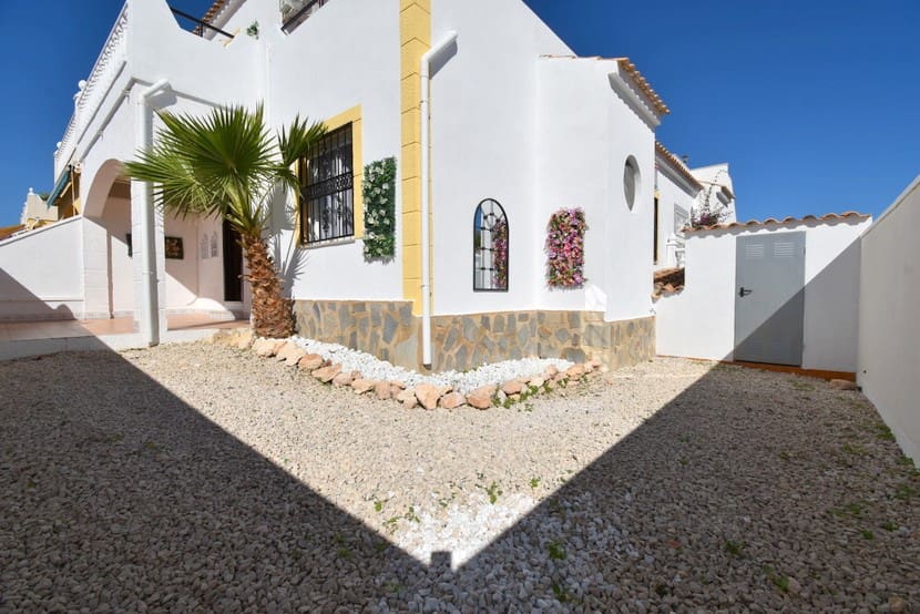 3 bedroom Townhouse for sale in Punta Prima with pool - € 249,999 (Ref: 9356695)