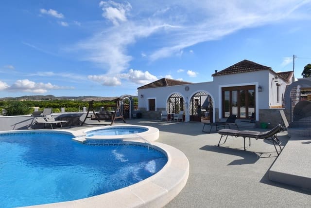 5 camera da letto Villa in vendita in Jacarilla con piscina - 595.000 € (Rif: 9367031)