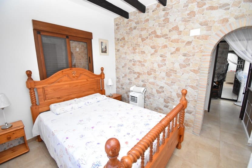 Chalet de 5 habitaciones en Jacarilla en venta con piscina - 595.000 € (Ref: 9367031)