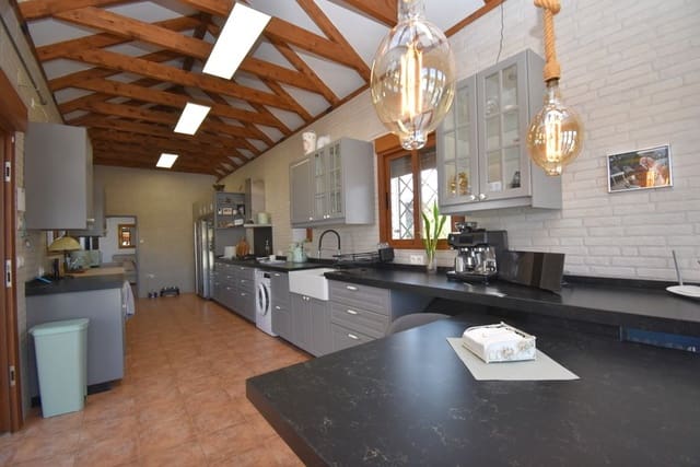 5 camera da letto Villa in vendita in Jacarilla con piscina - 595.000 € (Rif: 9367031)