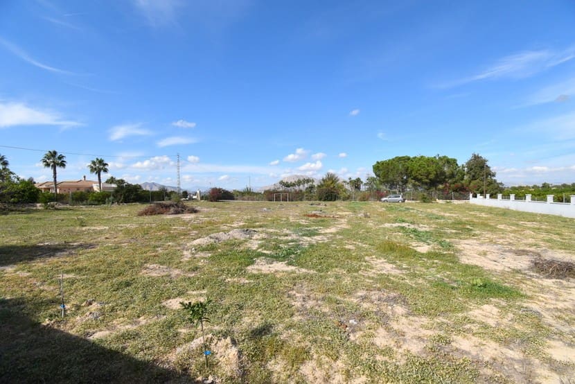 Chalet de 5 habitaciones en Jacarilla en venta con piscina - 595.000 € (Ref: 9367031)