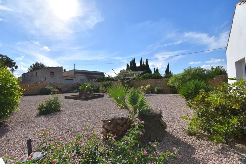 Chalet de 5 habitaciones en Jacarilla en venta con piscina - 595.000 € (Ref: 9367031)