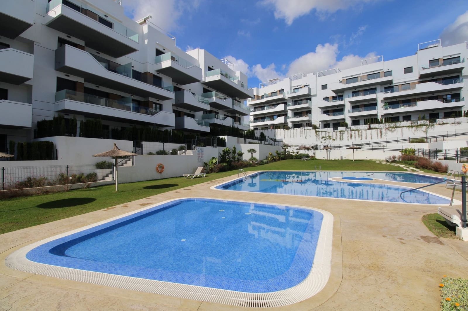2 bedroom Apartment for sale in Villamartin with pool - € 265,000 (Ref: 9367032)