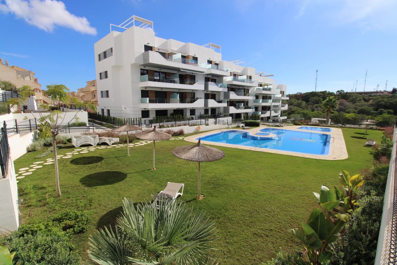 2 bedroom Apartment for sale in Villamartin with pool - € 265,000 (Ref: 9367032)