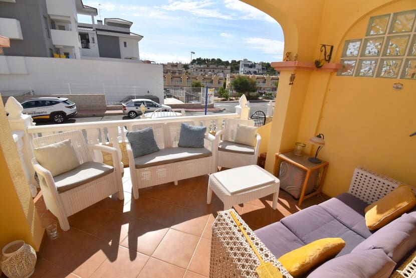 2 slaapkamer Huis te koop in Villamartin met zwembad - € 159.000 (Ref: 9367033)