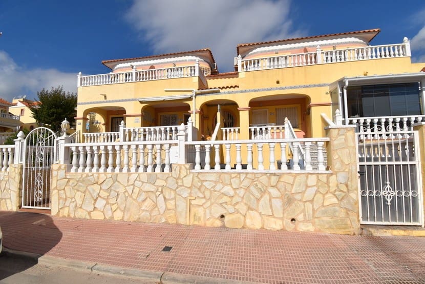 2 slaapkamer Huis te koop in Villamartin met zwembad - € 159.000 (Ref: 9367033)