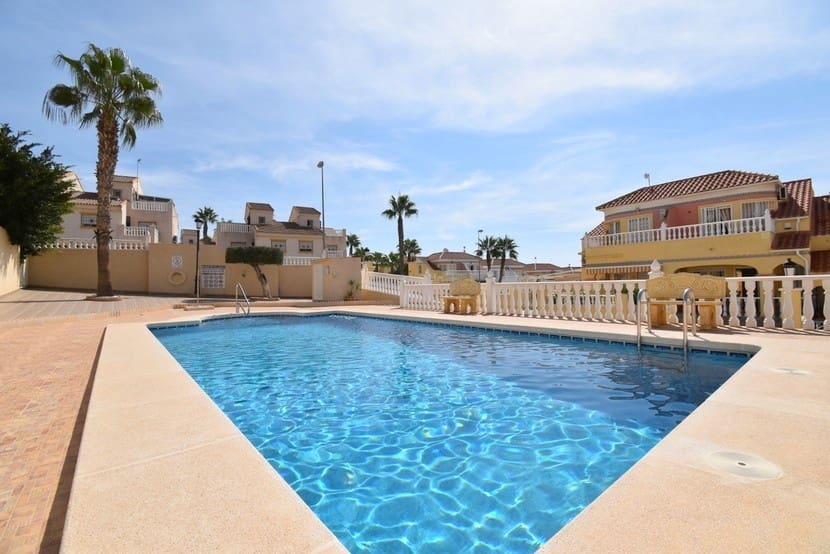 2 slaapkamer Huis te koop in Villamartin met zwembad - € 159.000 (Ref: 9367033)