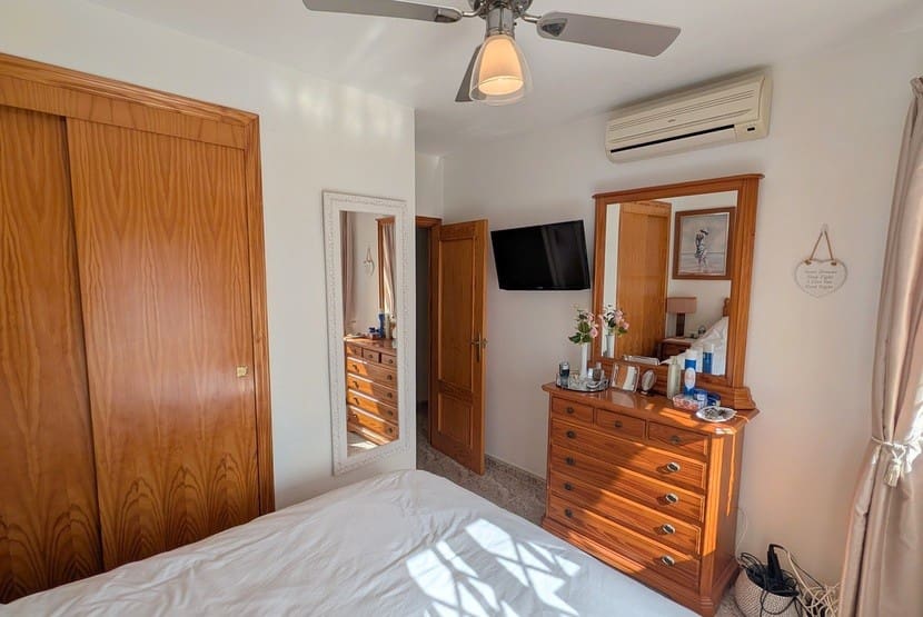 2 slaapkamer Huis te koop in Villamartin met zwembad - € 159.000 (Ref: 9367033)