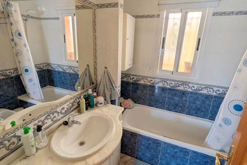 2 slaapkamer Huis te koop in Villamartin met zwembad - € 159.000 (Ref: 9367033)