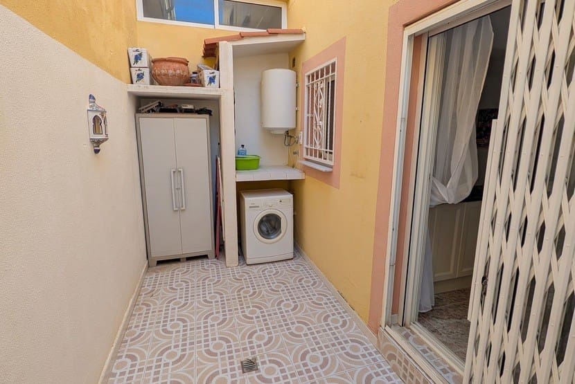 2 slaapkamer Huis te koop in Villamartin met zwembad - € 159.000 (Ref: 9367033)