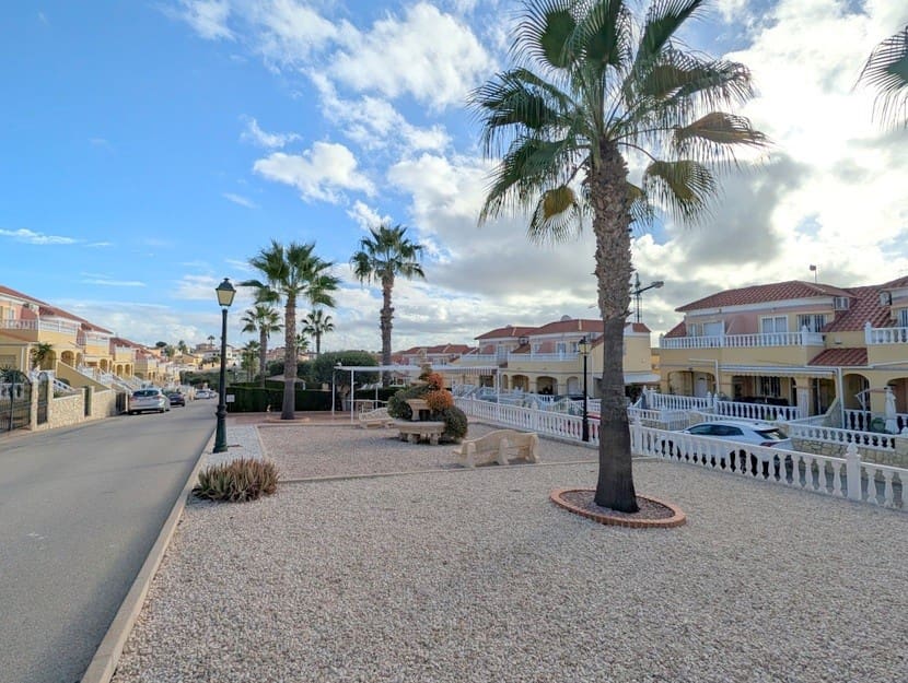 2 slaapkamer Huis te koop in Villamartin met zwembad - € 159.000 (Ref: 9367033)