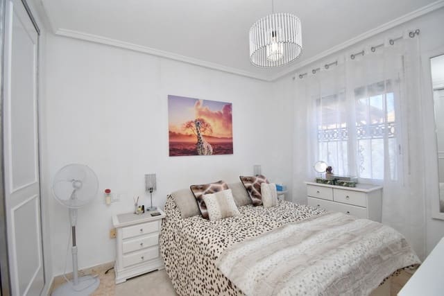 2 bedroom Townhouse for sale in Punta Prima, Torrevieja with pool - € 219,999 (Ref: 9367035)