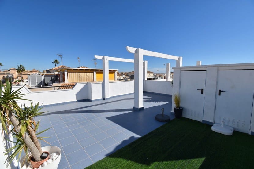 2 slaapkamer Huis te koop in Punta Prima met zwembad - € 219.999 (Ref: 9367035)