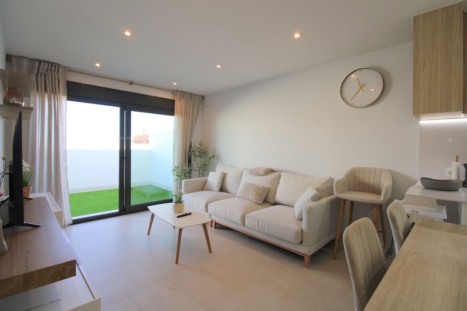 3 Zimmer Apartment zu verkaufen in Los Balcones mit Pool - 350.000 € (Ref: 9371817)