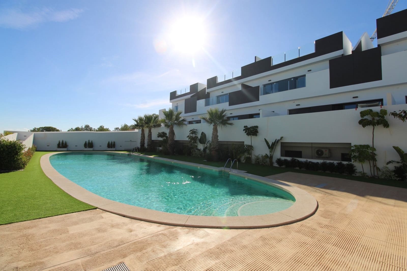 3 Zimmer Apartment zu verkaufen in Los Balcones mit Pool - 350.000 € (Ref: 9371817)