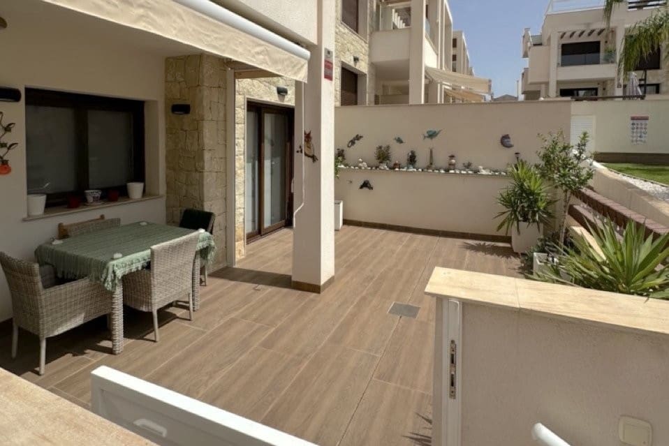 Apartamento de 2 habitaciones en Los Balcones en venta con piscina - 299.000 € (Ref: 9378793)