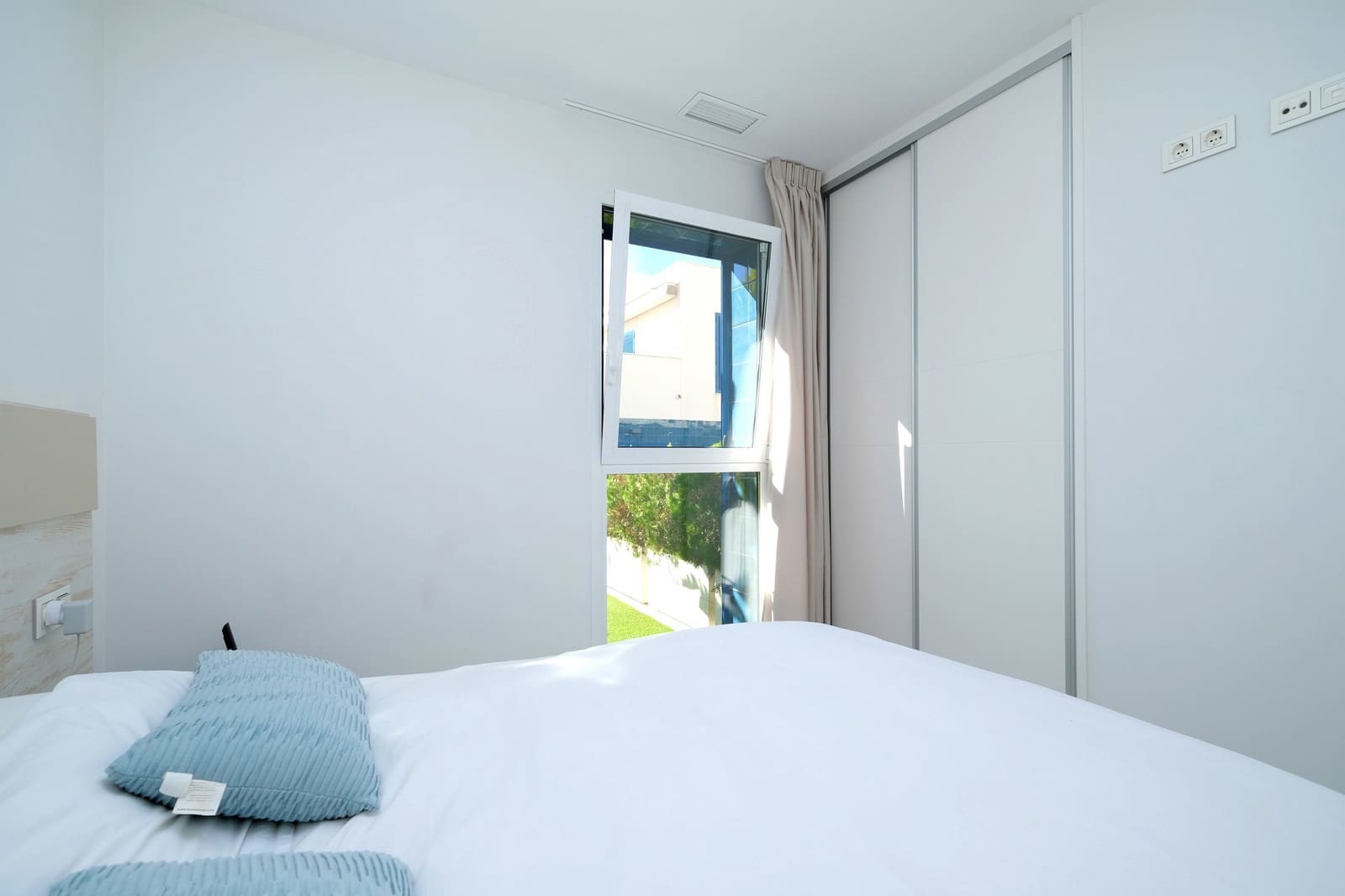 2 slaapkamer Appartement te koop in Playa Flamenca met zwembad - € 249.995 (Ref: 9382451)