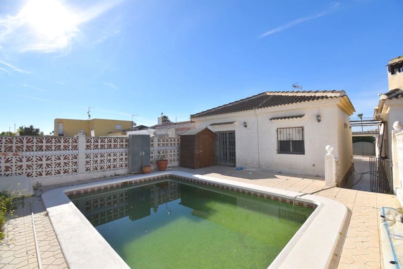 3 slaapkamer Villa te koop in La Siesta met zwembad - € 225.000 (Ref: 9385185)